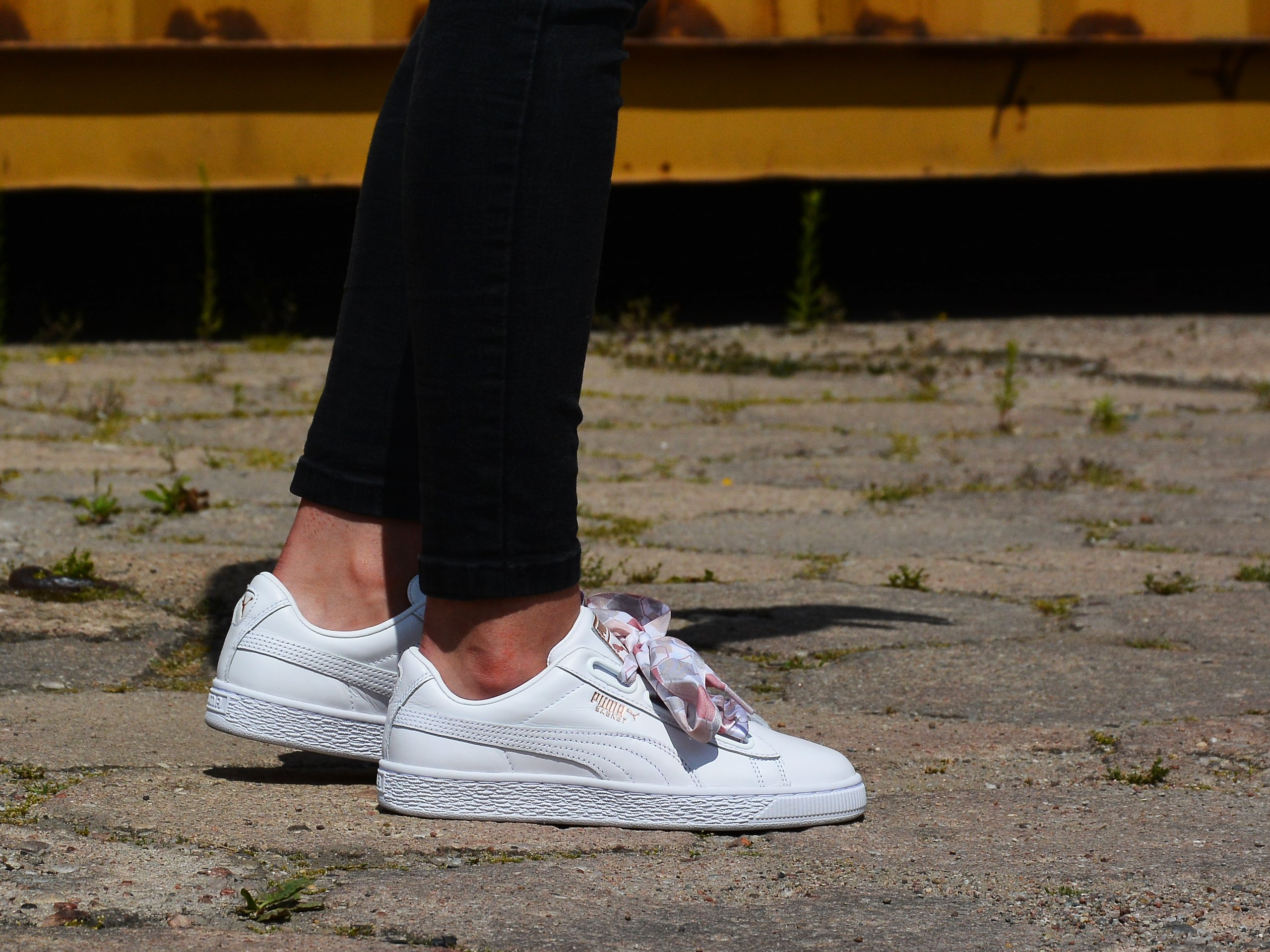 Puma basket brights yoyo best sale women white